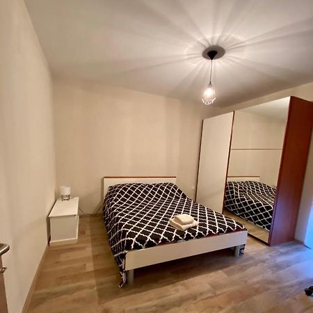 Apartment With Balcony And Free Parking Zadar Eksteriør billede