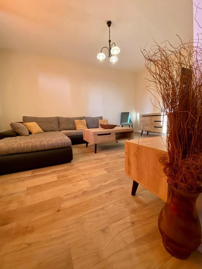 Apartment With Balcony And Free Parking Zadar Eksteriør billede