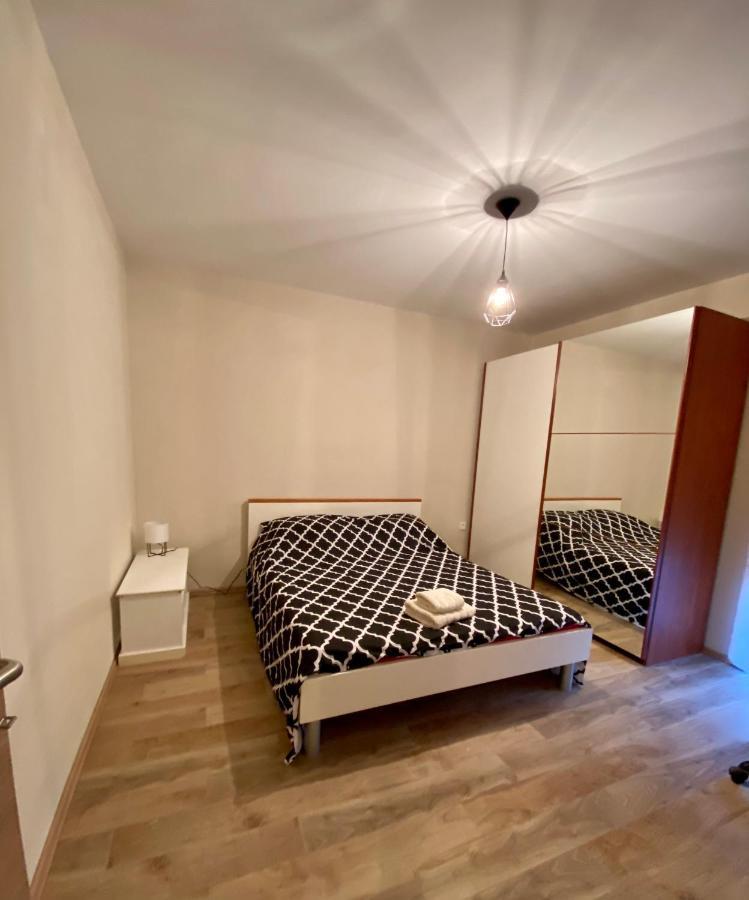 Apartment With Balcony And Free Parking Zadar Eksteriør billede