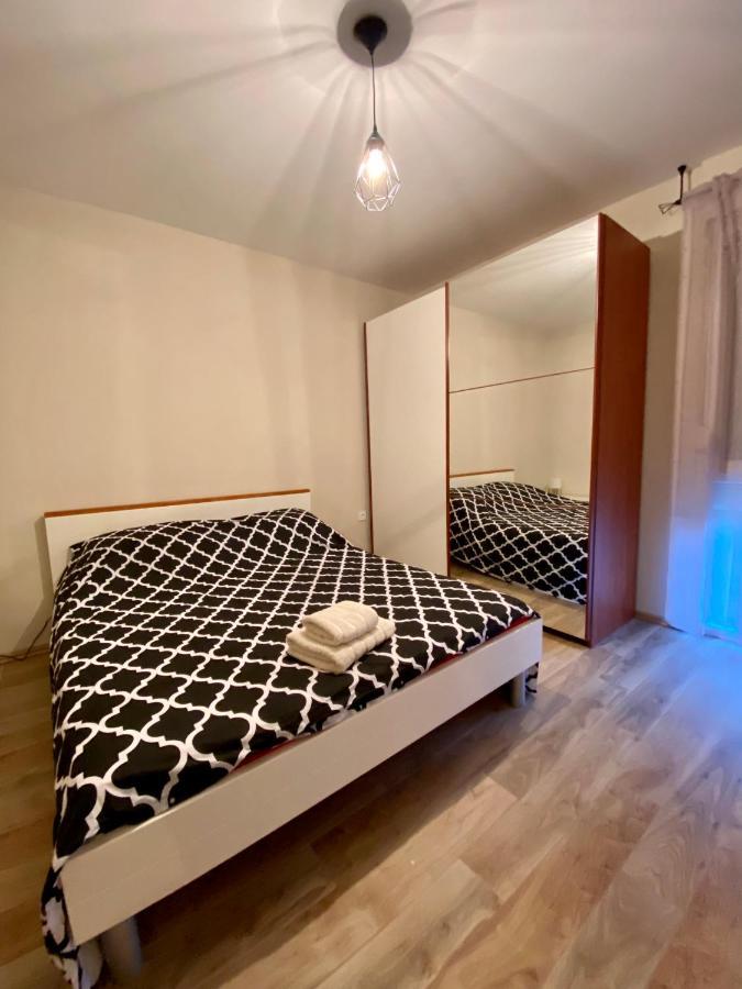 Apartment With Balcony And Free Parking Zadar Eksteriør billede