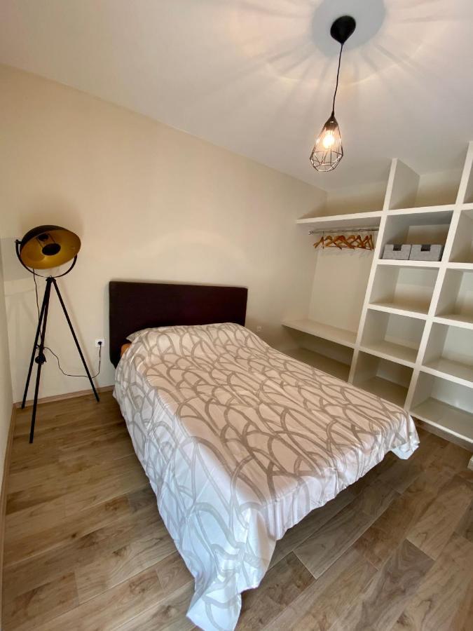 Apartment With Balcony And Free Parking Zadar Eksteriør billede